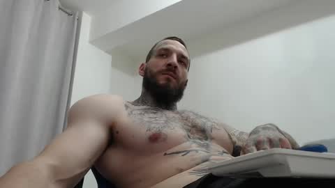 Snapshot of thebestmuscles chatting on February 4, 2026, 8:47 pm John online show from February 4, 2026, 8:47 pm