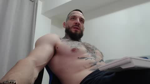 Snapshot of thebestmuscles chatting on February 10, 2026, 7:07 pm John online show from February 10, 2026, 7:07 pm