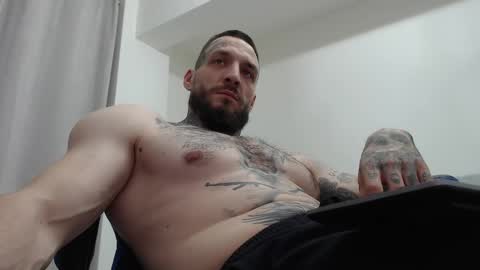 Snapshot of thebestmuscles chatting on February 26, 2026, 7:24 pm John online show from February 26, 2026, 7:24 pm