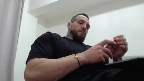 Snapshot of thebestmuscles chatting on March 17, 2026, 7:06 pm John online show from March 17, 2026, 7:06 pm