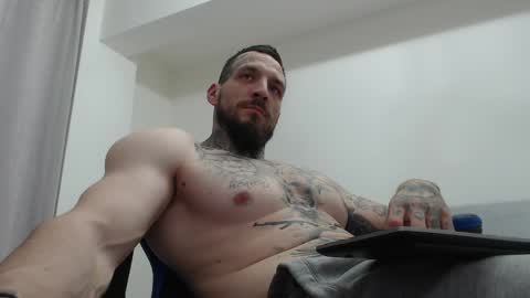 Snapshot of thebestmuscles chatting on April 6, 2026, 7:15 pm John online show from April 6, 2026, 7:15 pm