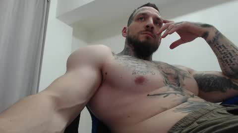 Snapshot of thebestmuscles chatting on April 15, 2026, 7:54 pm John online show from April 15, 2026, 7:54 pm
