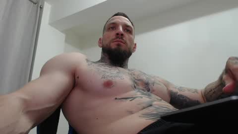 Snapshot of thebestmuscles chatting on April 20, 2026, 8:10 pm John online show from April 20, 2026, 8:10 pm