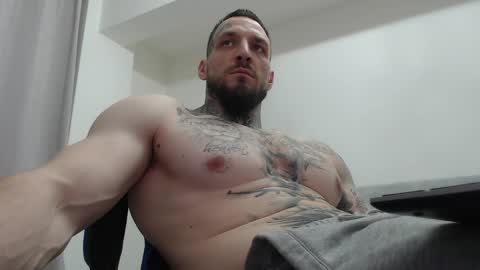 Snapshot of thebestmuscles chatting on April 23, 2026, 7:27 pm John online show from April 23, 2026, 7:27 pm