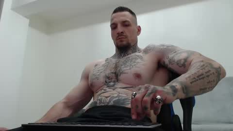 Snapshot of thebestmuscles chatting on May 19, 2026, 7:42 pm John online show from May 19, 2026, 7:42 pm