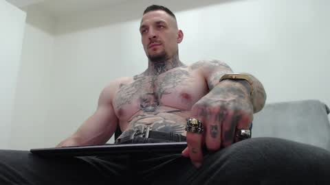 Snapshot of thebestmuscles chatting on May 26, 2026, 7:10 pm John online show from May 26, 2026, 7:10 pm