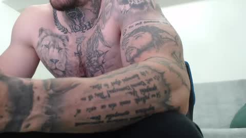 Snapshot of thebestmuscles chatting on May 31, 2026, 6:09 pm John online show from May 31, 2026, 6:09 pm
