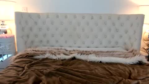 Jessica online show from October 25, 2025, 1:29 pm