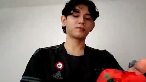 Snapshot of thebluesky_18 chatting on October 22, 2025, 9:31 am thebluesky_18 online show from October 22, 2025, 9:31 am