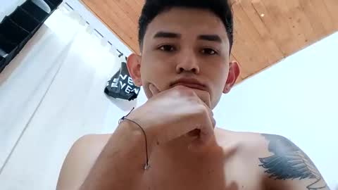 Snapshot of thebluesky_18 chatting on November 27, 2025, 11:34 am thebluesky_18 online show from November 27, 2025, 11:34 am