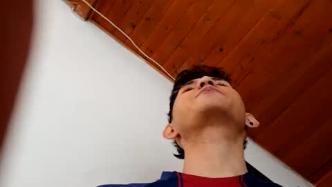 Snapshot of thebluesky_18 chatting on December 1, 2025, 5:18 pm thebluesky_18 online show from December 1, 2025, 5:18 pm
