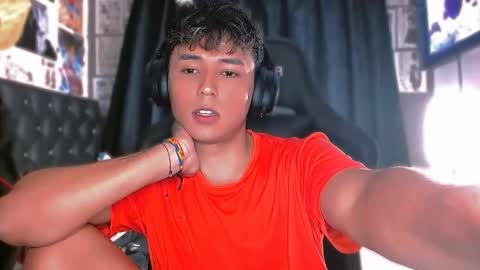 Snapshot of thebluesky_18 chatting on May 16, 2026, 10:01 am thebluesky_18 online show from May 16, 2026, 10:01 am