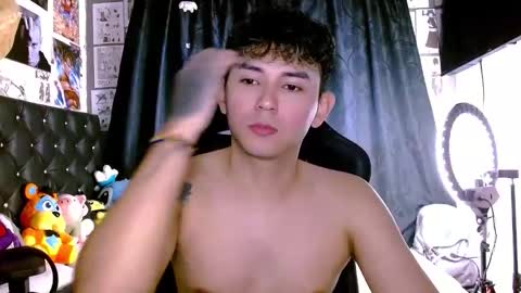 Snapshot of thebluesky_18 chatting on May 21, 2026, 9:38 am thebluesky_18 online show from May 21, 2026, 9:38 am