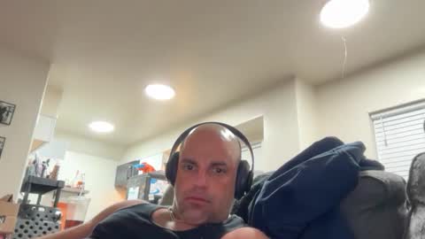 theBuzz777 online show from December 3, 2025, 12:18 am