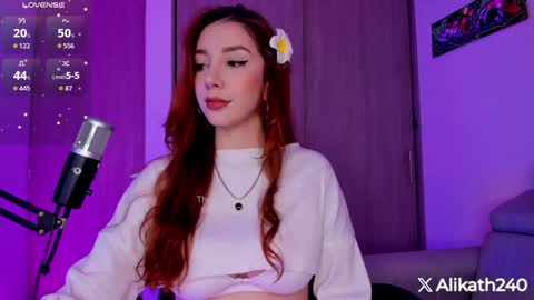 Snapshot of thecosmicgirl chatting on March 5, 2026, 10:39 pm Alicia Alikath online show from March 5, 2026, 10:39 pm