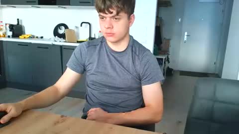 Snapshot of thecuteguy144949 chatting on November 5, 2025, 8:25 am thecuteguy144949 online show from November 5, 2025, 8:25 am