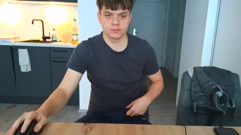 Snapshot of thecuteguy144949 chatting on November 23, 2025, 11:43 am thecuteguy144949 online show from November 23, 2025, 11:43 am