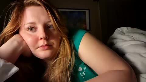 Snapshot of thedancingalien chatting on December 22, 2024, 2:17 am Kassandra Grant online show from December 22, 2024, 2:17 am