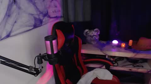 Snapshot of thedevil_boobs chatting on October 5, 2025, 2:54 am Keiko online show from October 5, 2025, 2:54 am