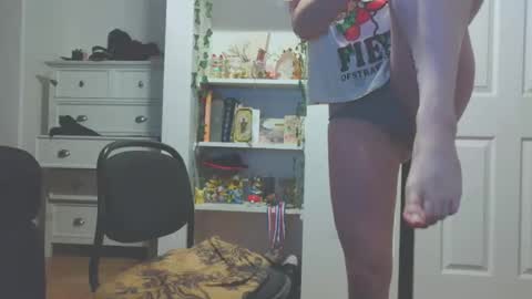 Snapshot of thedevilstwink chatting on December 23, 2025, 6:11 am thedevilstwink online show from December 23, 2025, 6:11 am