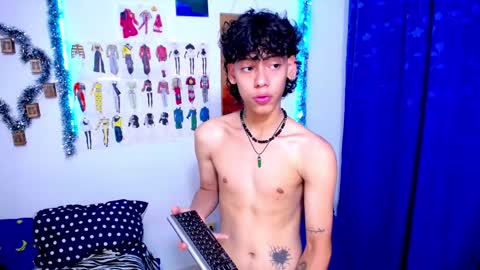 Snapshot of thedoll_ethan chatting on December 3, 2025, 10:52 pm ethan online show from December 3, 2025, 10:52 pm