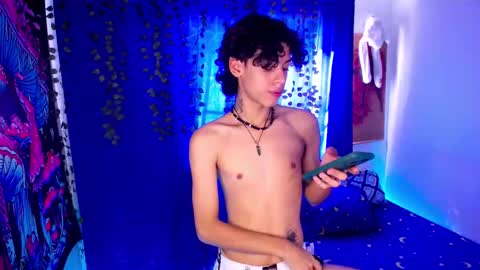 Snapshot of thedoll_ethan chatting on January 10, 2026, 7:15 pm ethan online show from January 10, 2026, 7:15 pm