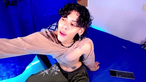 Snapshot of thedoll_ethan chatting on January 15, 2026, 10:57 pm ethan online show from January 15, 2026, 10:57 pm