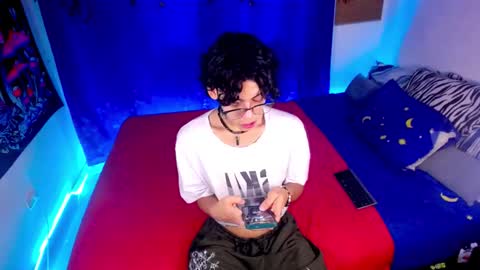 Snapshot of thedoll_ethan chatting on February 2, 2026, 10:08 pm ethan online show from February 2, 2026, 10:08 pm