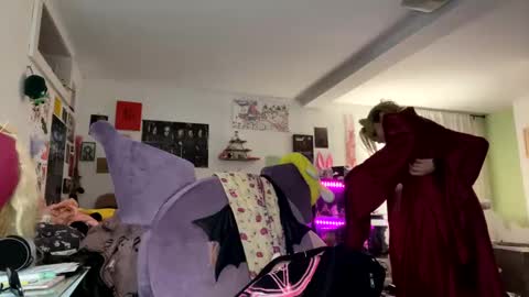 Snapshot of theeking_venus chatting on December 21, 2024, 3:25 am KIng Venus online show from December 21, 2024, 3:25 am