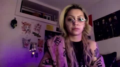 Snapshot of theeking_venus chatting on December 23, 2024, 2:13 am KIng Venus online show from December 23, 2024, 2:13 am