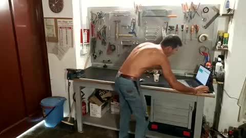 Snapshot of thefarmerpaul chatting on September 10, 2025, 12:49 pm Paul online show from September 10, 2025, 12:49 pm