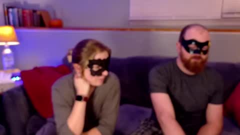 Snapshot of theferalfamily chatting on November 7, 2025, 4:34 am TheFeralFamily online show from November 7, 2025, 4:34 am