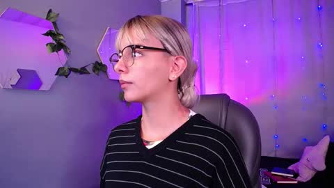 Snapshot of thegodmother_gh chatting on October 29, 2025, 3:42 am Peyton online show from October 29, 2025, 3:42 am