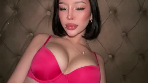 Elle  dont forget to folloW me and thumbs up online show from March 27, 2026, 1:44 am