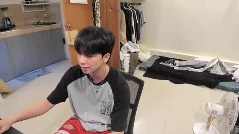 Green online show from October 8, 2025, 11:57 pm