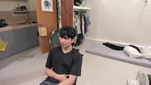 Green online show from October 11, 2025, 3:21 pm