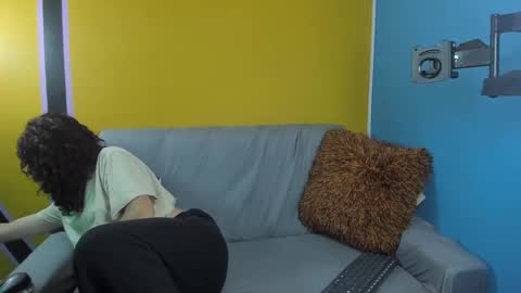 Theia  online show from March 2, 2025, 12:01 pm