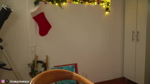 Snapshot of theirismuse chatting on December 22, 2025, 10:18 pm Iris online show from December 22, 2025, 10:18 pm