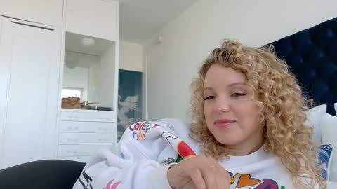 Snapshot of theislandgirl chatting on January 16, 2026, 8:46 pm Lily Marie online show from January 16, 2026, 8:46 pm