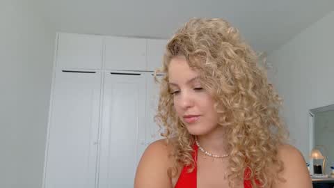 Snapshot of theislandgirl chatting on May 4, 2026, 4:36 pm Lily Marie online show from May 4, 2026, 4:36 pm