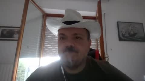 Snapshot of theitalianpapi chatting on July 14, 2026, 5:34 am Pippo71 online show from July 14, 2026, 5:34 am