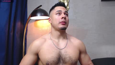 Snapshot of thekingerick chatting on December 19, 2024, 2:23 am thekingerick online show from December 19, 2024, 2:23 am