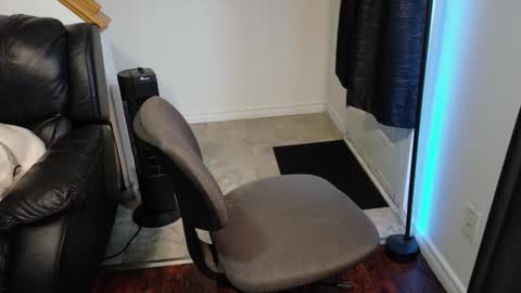 Snapshot of thekodyy chatting on December 22, 2025, 2:36 pm thekodyy online show from December 22, 2025, 2:36 pm