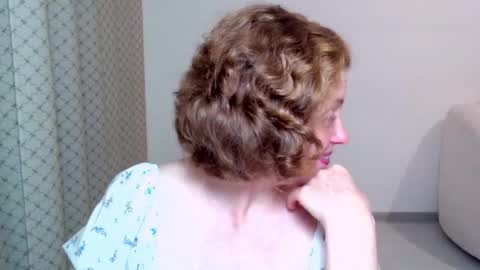 Ella online show from October 18, 2025, 6:08 pm