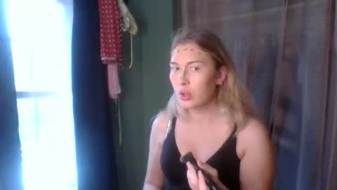 Snapshot of thelittlebambii chatting on January 7, 2026, 1:13 pm Little Bambii online show from January 7, 2026, 1:13 pm