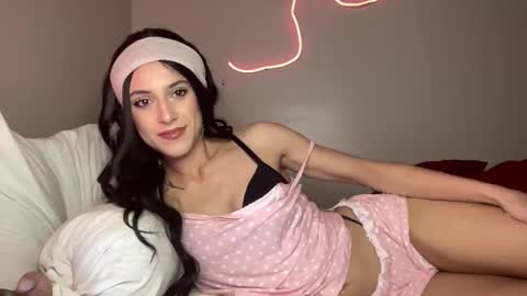 thelucydoll online show from December 16, 2025, 10:59 pm
