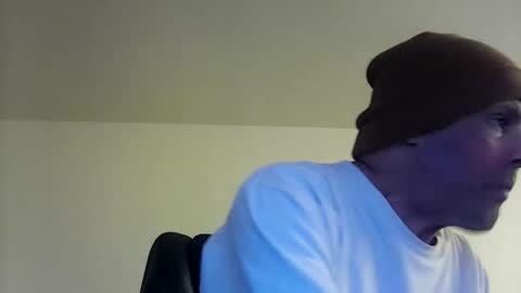 Snapshot of theman18951pa chatting on March 21, 2026, 2:05 am theman18951pa online show from March 21, 2026, 2:05 am