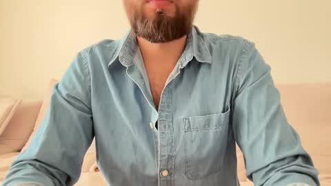 Snapshot of themonarchgoat chatting on October 17, 2025, 8:39 am TheMonarchGoat online show from October 17, 2025, 8:39 am