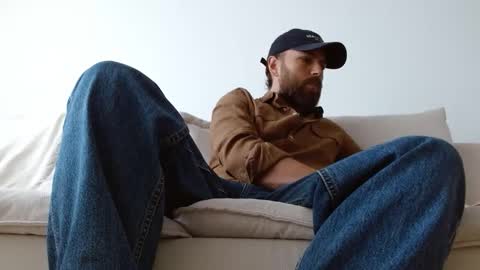 Snapshot of themonarchgoat chatting on December 4, 2025, 10:57 am TheMonarchGoat online show from December 4, 2025, 10:57 am