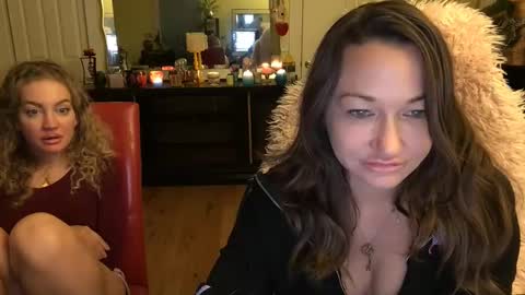 Snapshot of themrsnelson chatting on January 1, 2025, 1:05 pm Cach Nelson online show from January 1, 2025, 1:05 pm